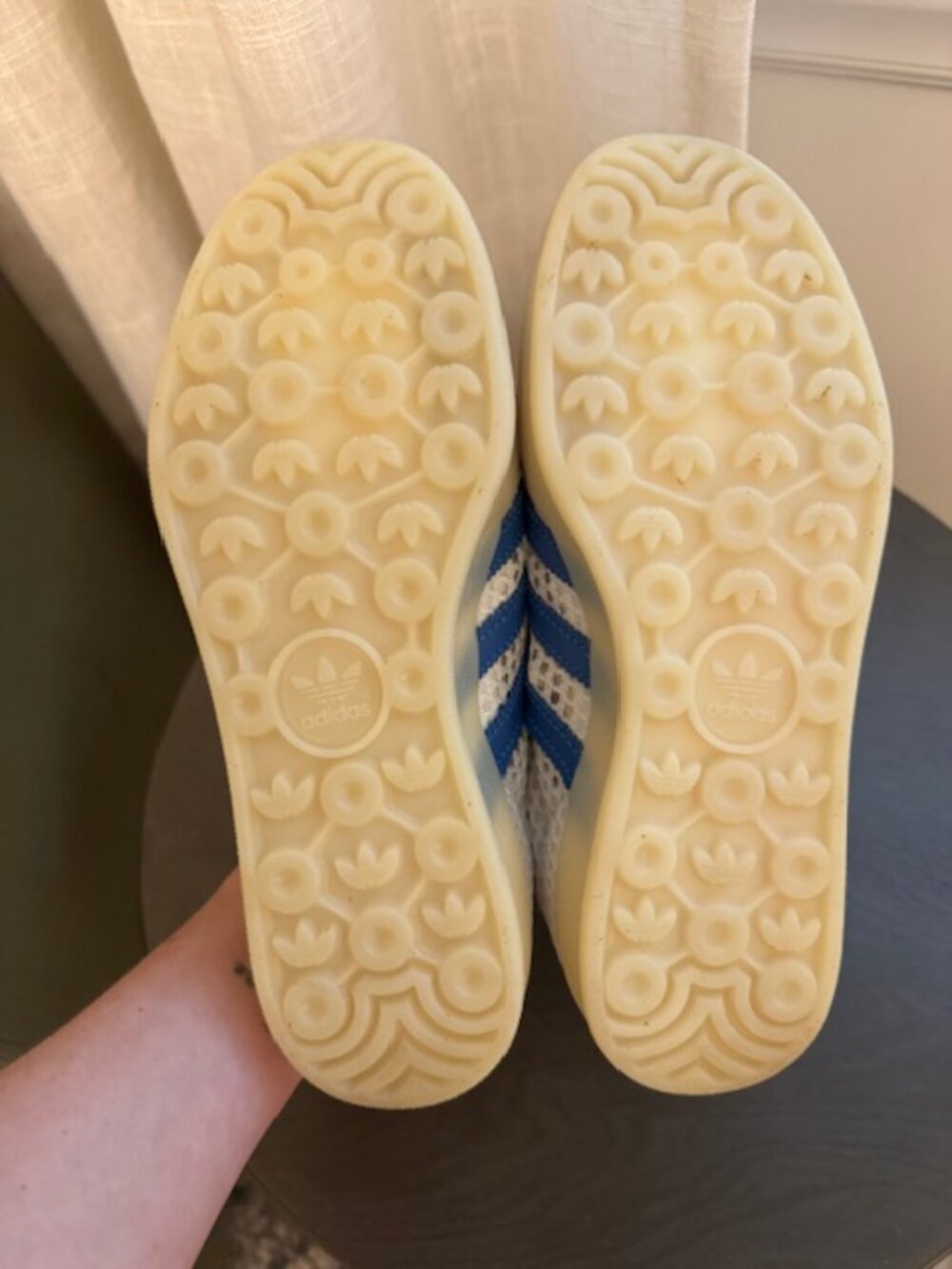 (Adidas) Gazelle in Off White / Focus Blue - Picture 10 of 11